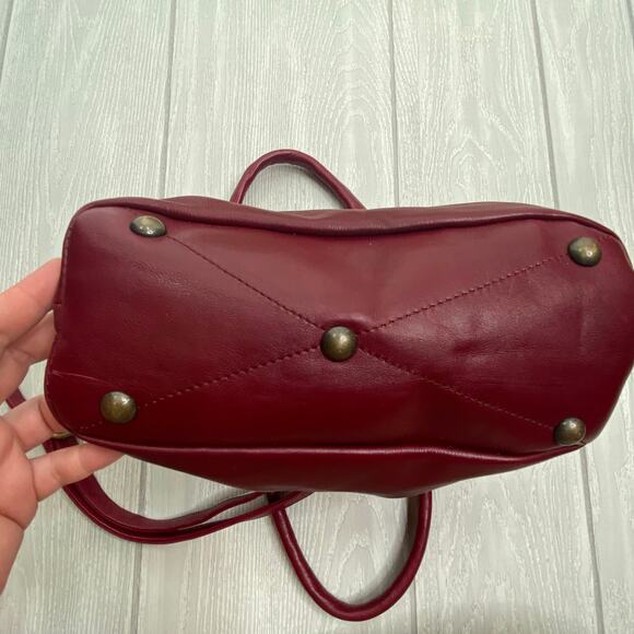 Wanderers Travel Co The Banff Burgundy Red Full Grain Leather Crossbody Purse - Picture 6 of 10